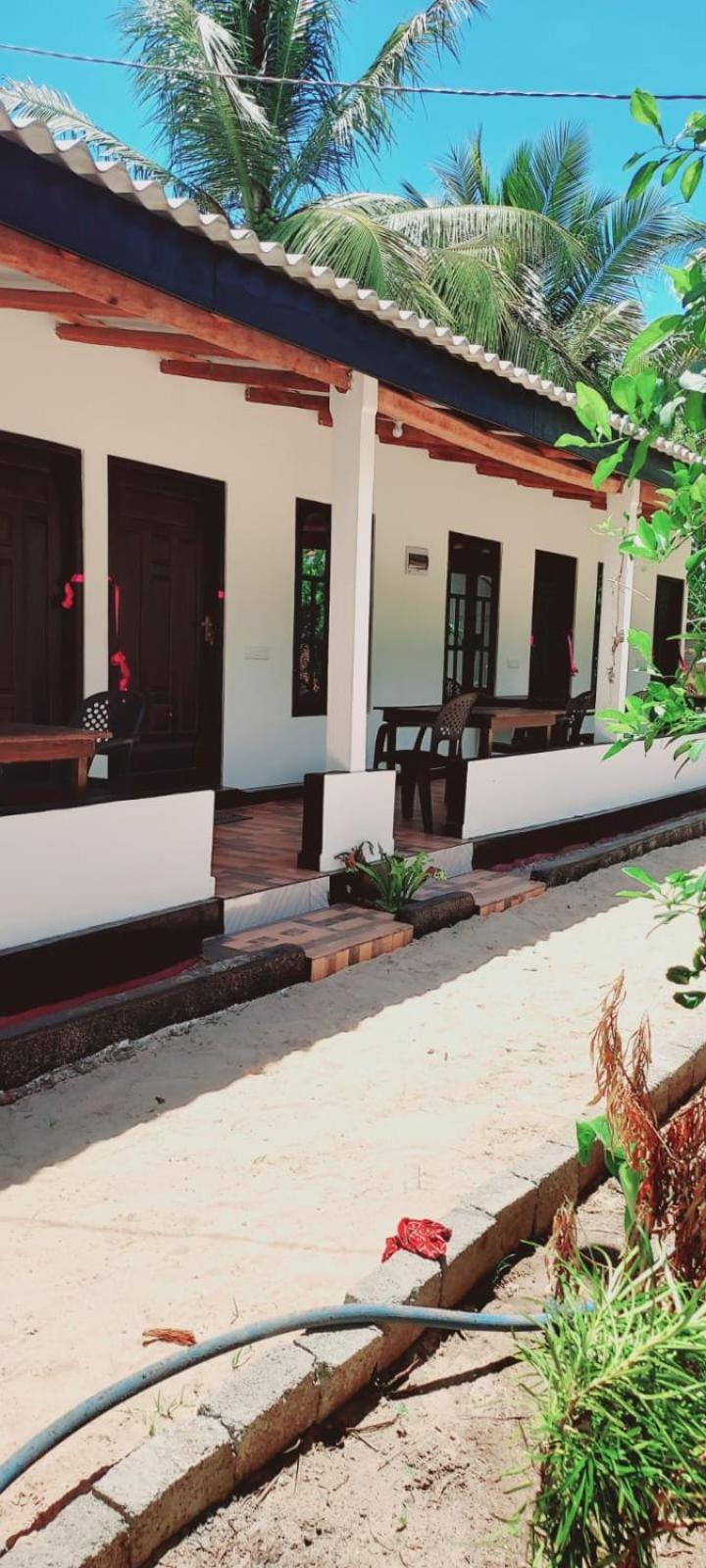 Nilaveli Beach Rooms Екстер'єр фото