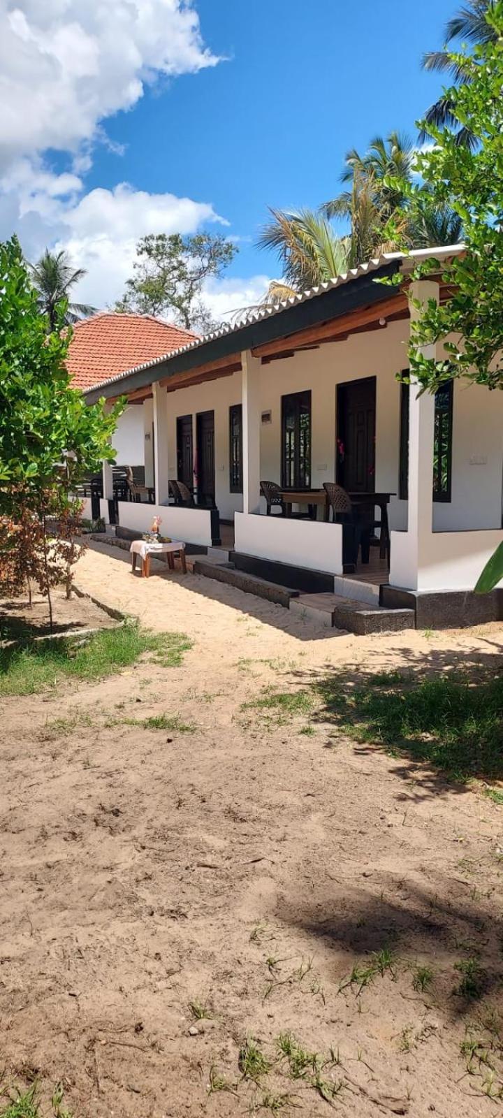 Nilaveli Beach Rooms Екстер'єр фото