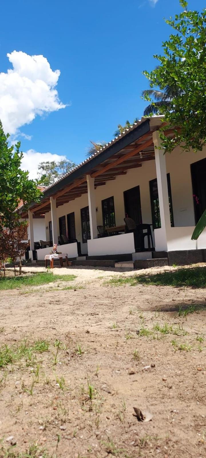 Nilaveli Beach Rooms Екстер'єр фото
